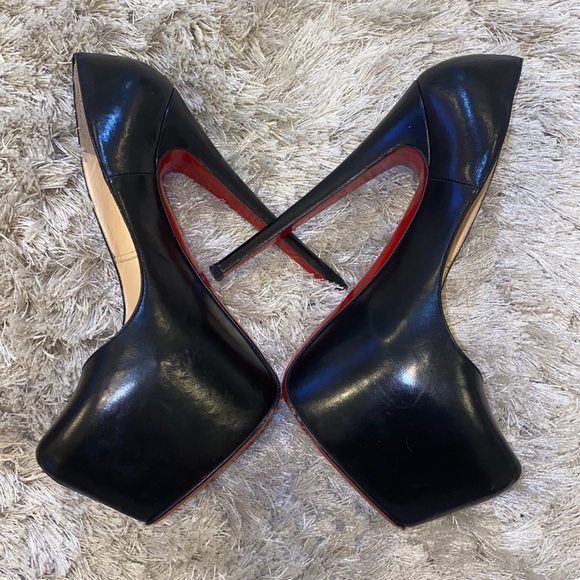 Heels - Picture 2 of 12